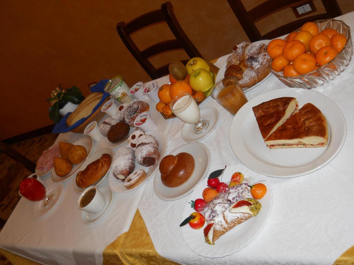 Antico Palazzo Bed & Breakfast จีอาร์ดีนี นักซอส ภายนอก รูปภาพ