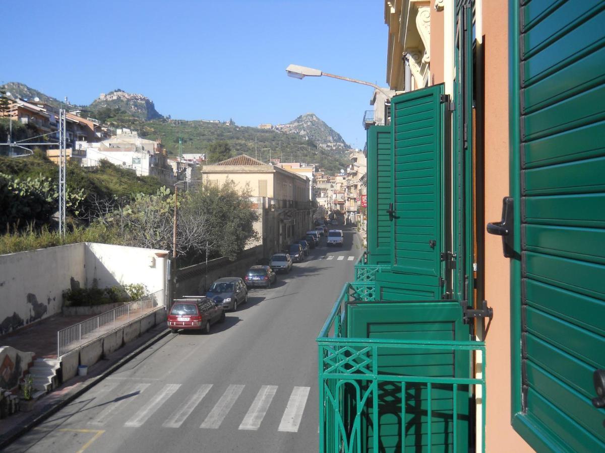 Antico Palazzo Bed & Breakfast จีอาร์ดีนี นักซอส ภายนอก รูปภาพ