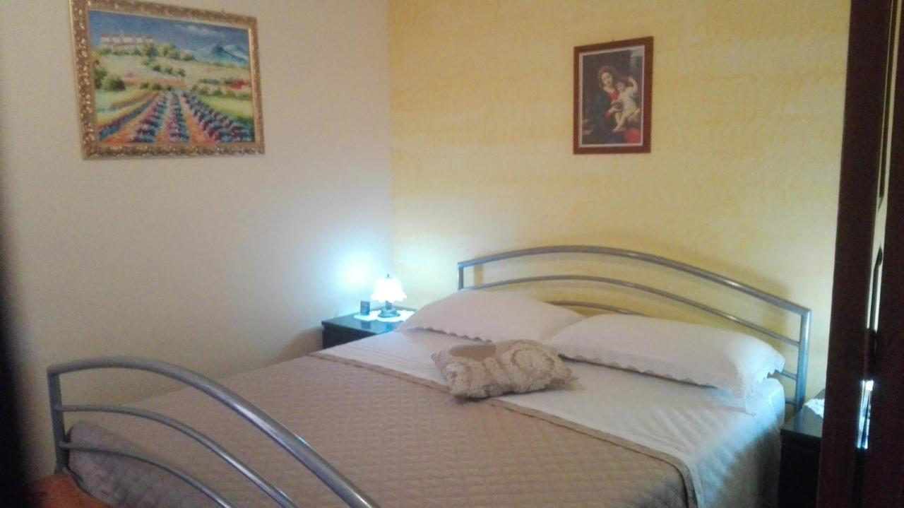 Antico Palazzo Bed & Breakfast จีอาร์ดีนี นักซอส ภายนอก รูปภาพ