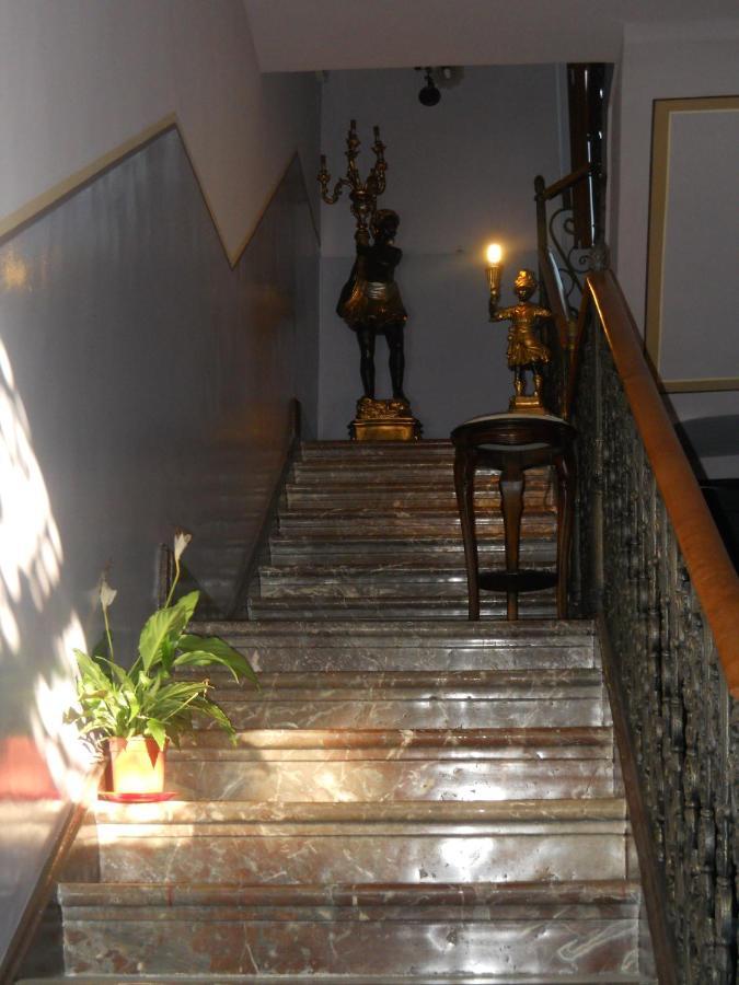 Antico Palazzo Bed & Breakfast จีอาร์ดีนี นักซอส ภายนอก รูปภาพ