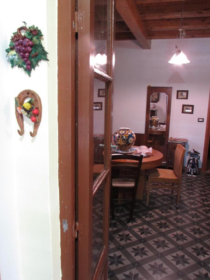 Antico Palazzo Bed & Breakfast จีอาร์ดีนี นักซอส ภายนอก รูปภาพ