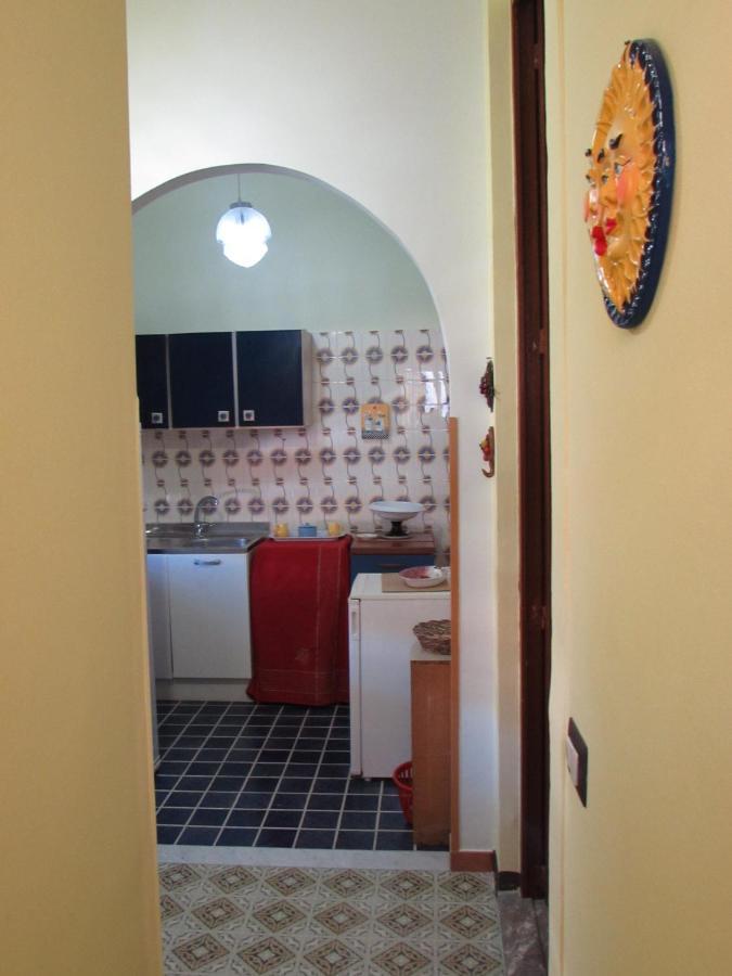 Antico Palazzo Bed & Breakfast จีอาร์ดีนี นักซอส ภายนอก รูปภาพ