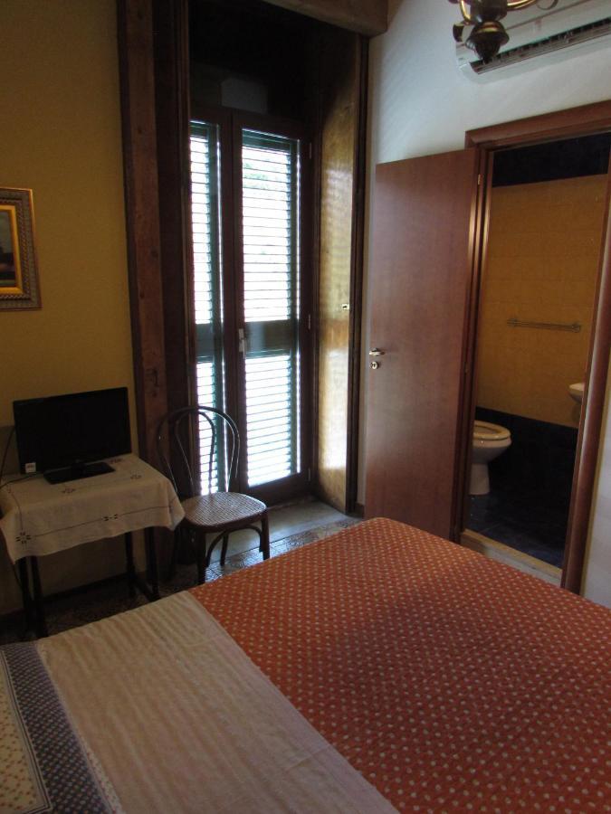 Antico Palazzo Bed & Breakfast จีอาร์ดีนี นักซอส ภายนอก รูปภาพ