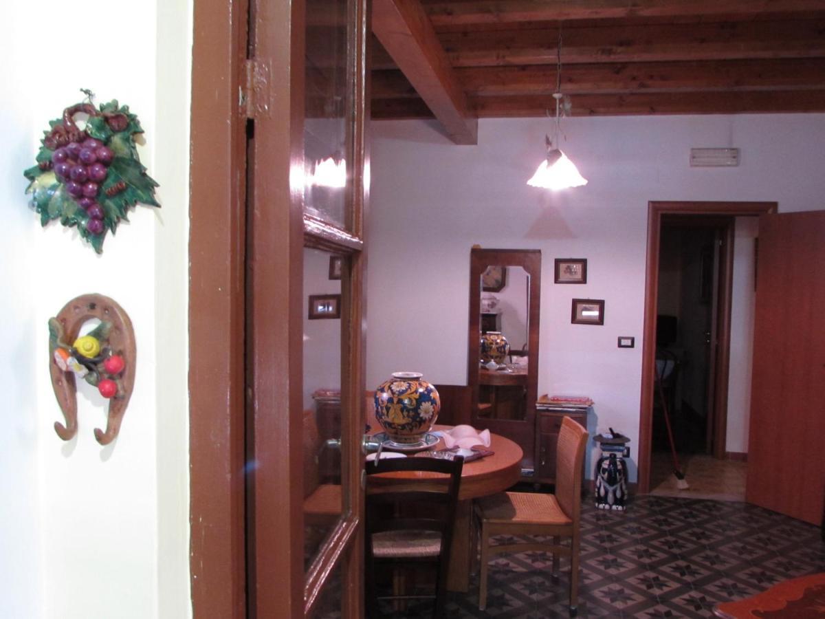 Antico Palazzo Bed & Breakfast จีอาร์ดีนี นักซอส ภายนอก รูปภาพ
