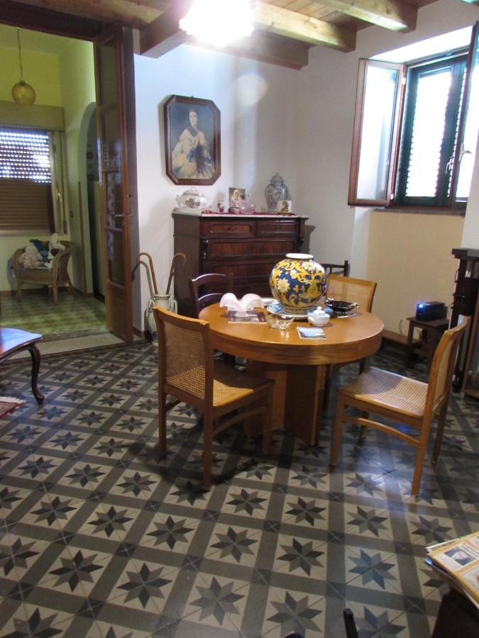 Antico Palazzo Bed & Breakfast จีอาร์ดีนี นักซอส ภายนอก รูปภาพ