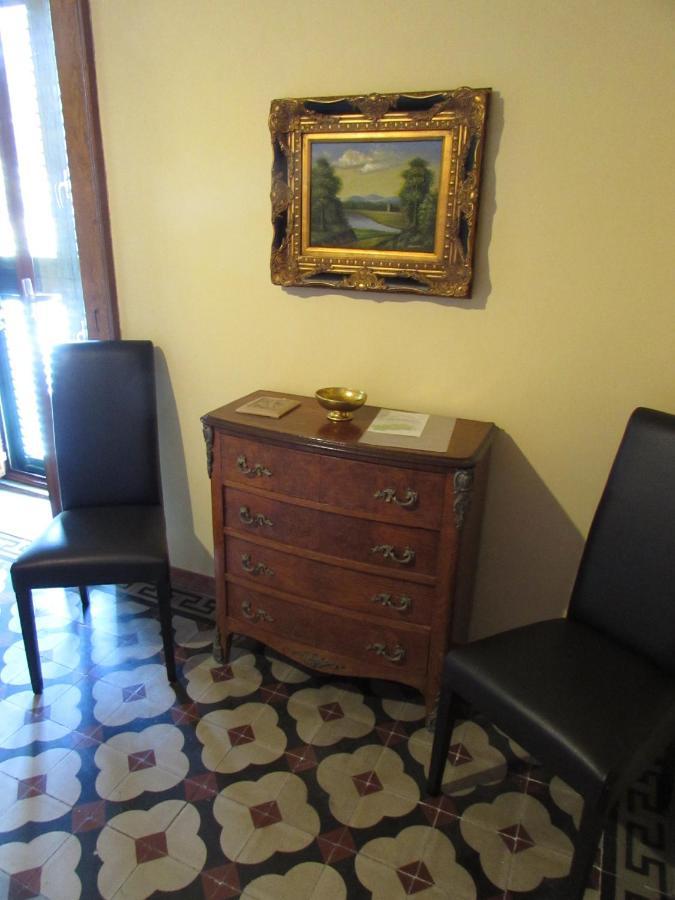 Antico Palazzo Bed & Breakfast จีอาร์ดีนี นักซอส ภายนอก รูปภาพ