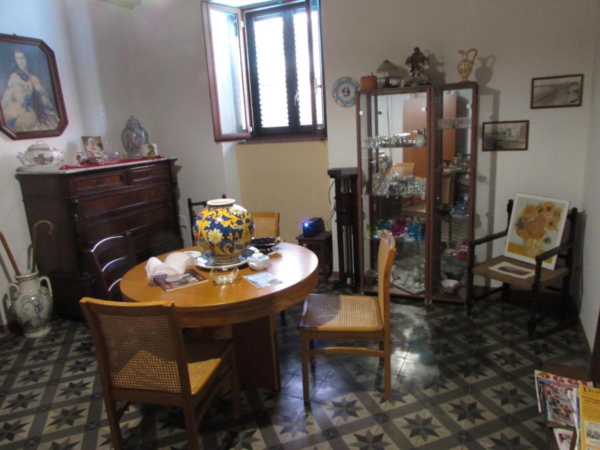 Antico Palazzo Bed & Breakfast จีอาร์ดีนี นักซอส ภายนอก รูปภาพ