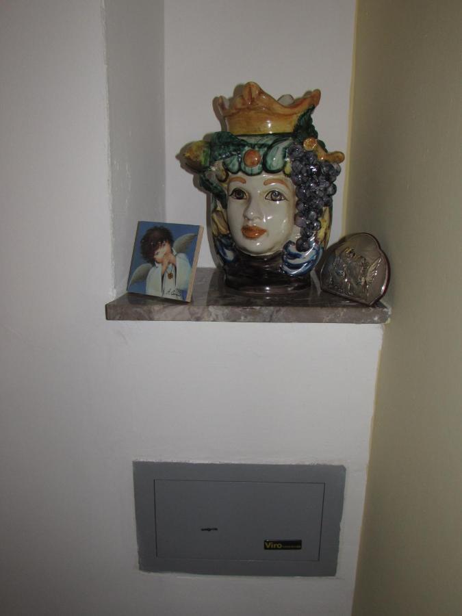 Antico Palazzo Bed & Breakfast จีอาร์ดีนี นักซอส ภายนอก รูปภาพ