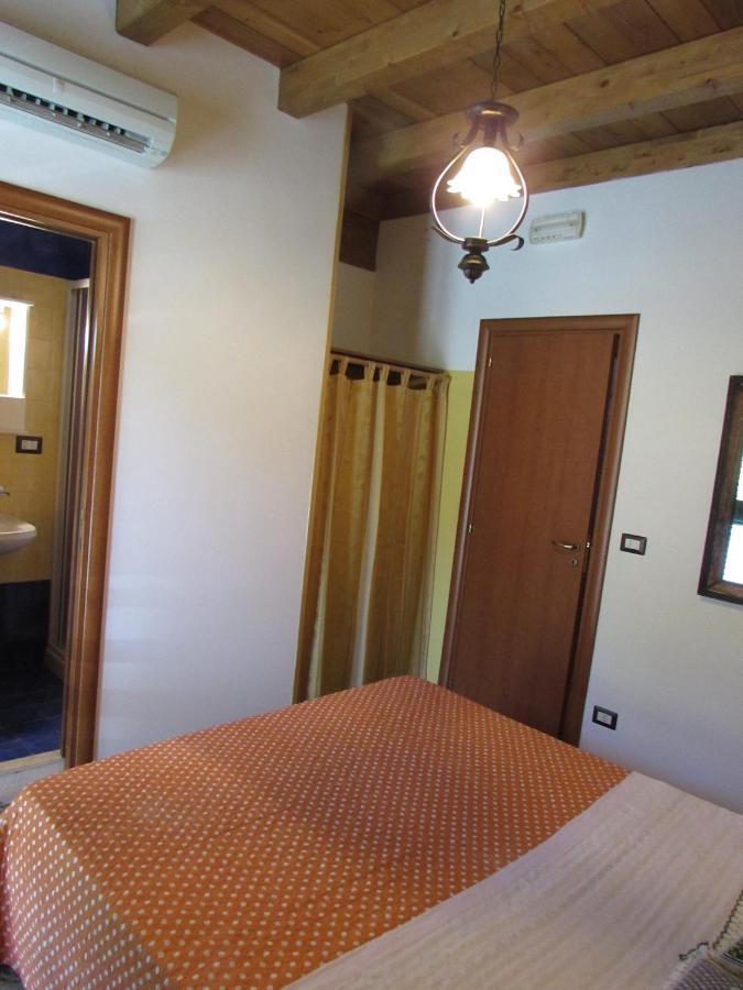 Antico Palazzo Bed & Breakfast จีอาร์ดีนี นักซอส ภายนอก รูปภาพ