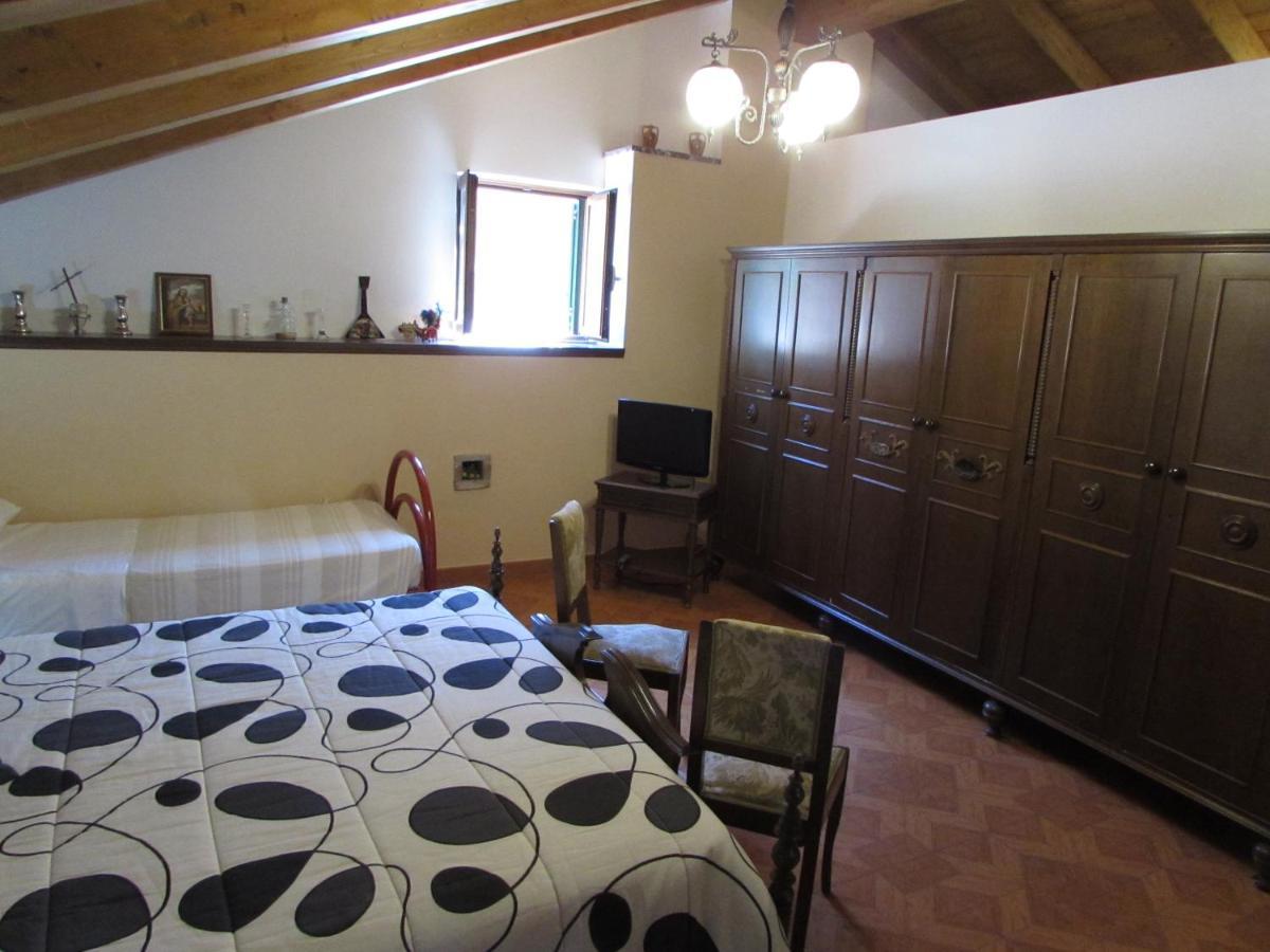 Antico Palazzo Bed & Breakfast จีอาร์ดีนี นักซอส ภายนอก รูปภาพ